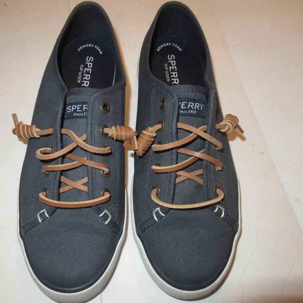 Sperry | 7.5 Gray Canvas Flats with Tan Laces